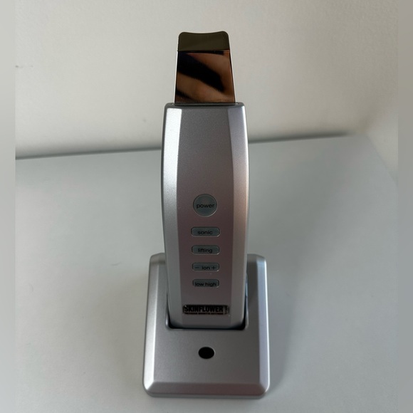 Skin scrubber professional with lifting mode - Picture 3 of 5